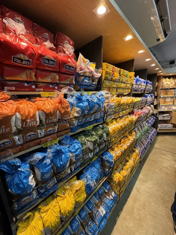 Expositor de pães embalados